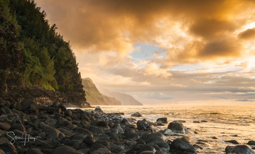 Wall art of the sunset at Ke'e beach on Kauai