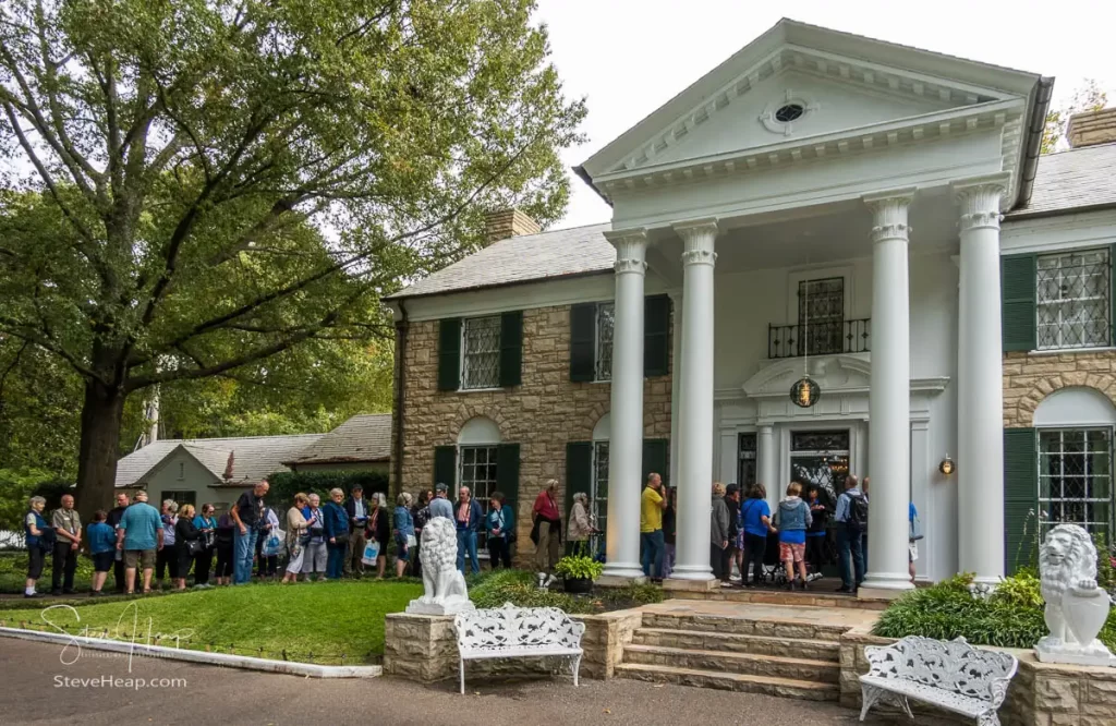 The line in front of Graceland, the Elvis home for many years.