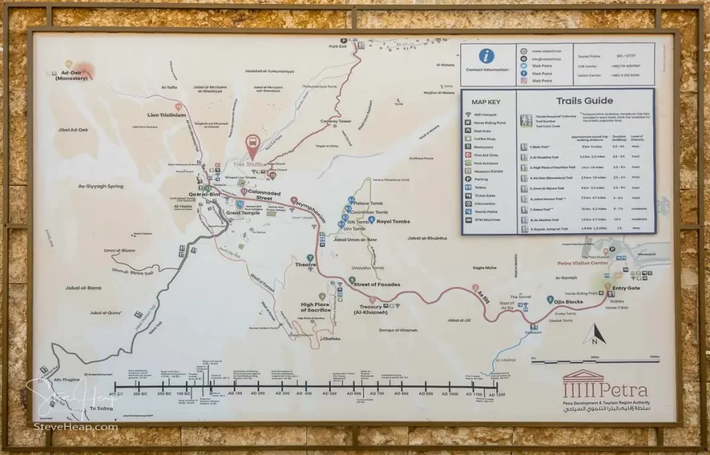 Detailed map of the Petra archaeological site, highlighting important trails and attractions.