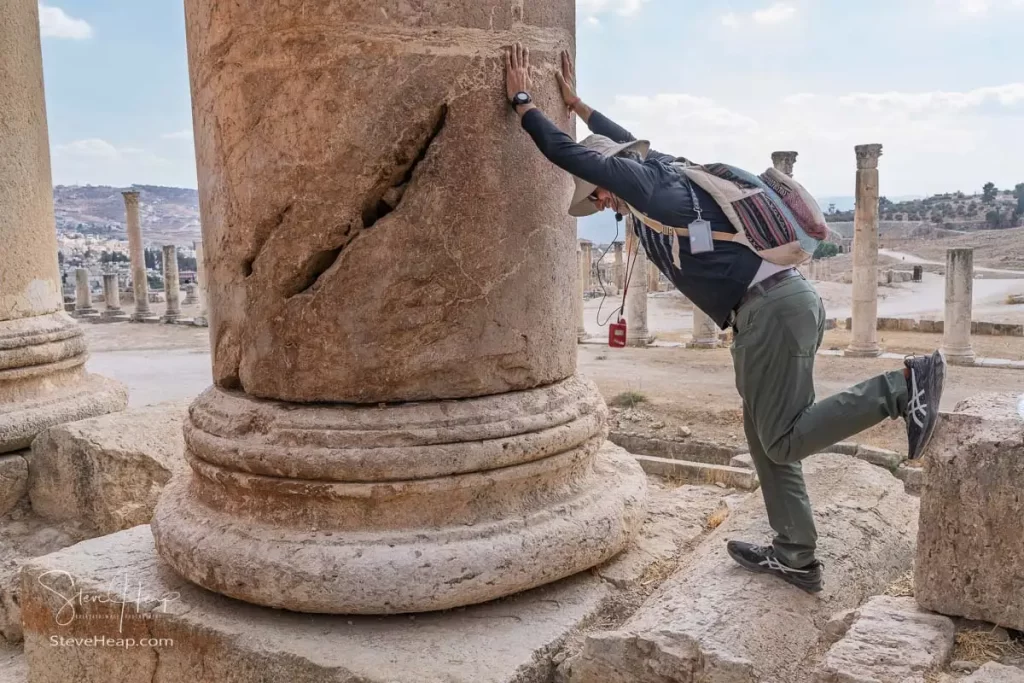 The wobbling column in the Sanctuary of Artemis in Jerash