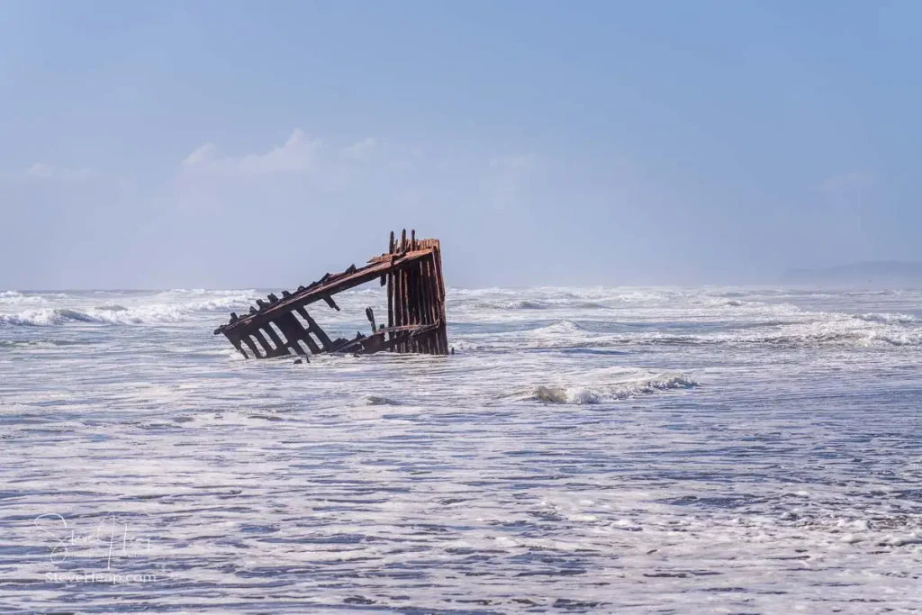 Peter Iredale wreck surrounded by waves in Oregon