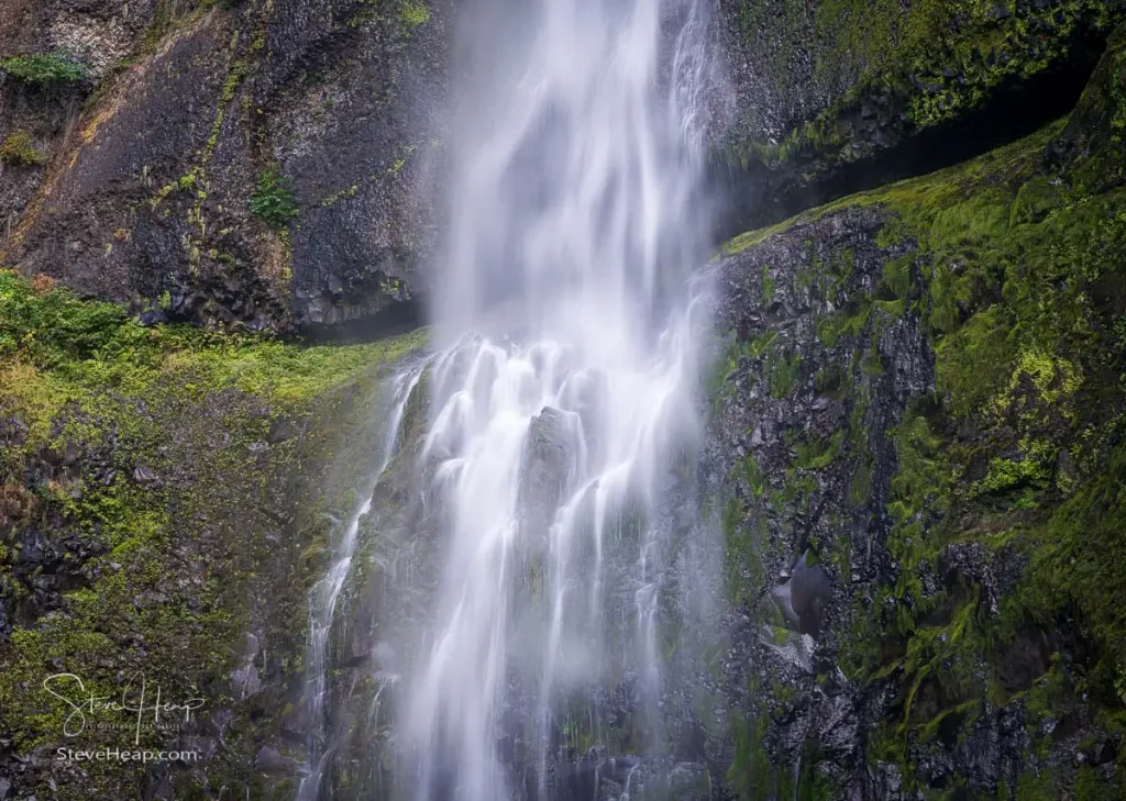 Multnomah Falls Details